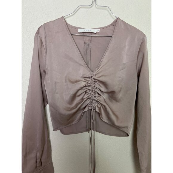 ASTR the label Satin Ruched Cropped Blouse Mushroom Small New Years Party Shiny - Picture 4 of 8